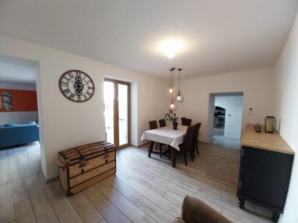 PONT DU CHATEAU- MAISON DE VILLE 117 M2 AVEC COUR ET TERRASSE - Pont du chateau