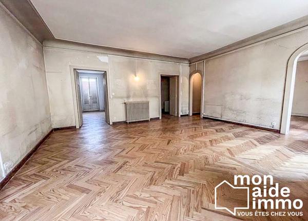 Maison de ville à rénover 480m2 -12 pièces-