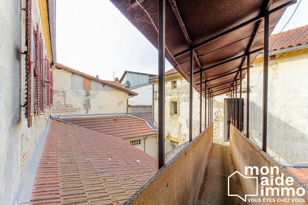 Maison de ville à rénover 480m2 -12 pièces-