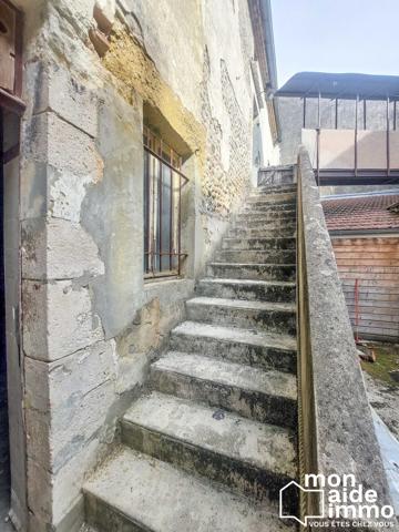 Maison de ville à rénover 480m2 -12 pièces-