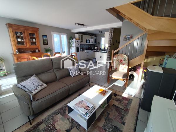 Belle maison mitoyenne par le garage à Ambérieu