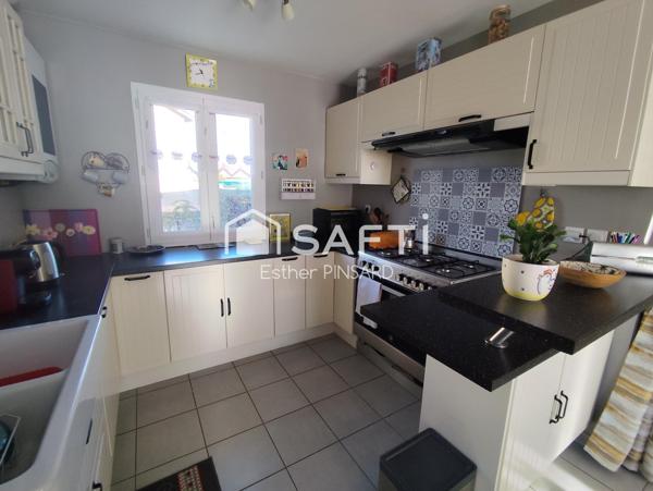 Belle maison mitoyenne par le garage à Ambérieu