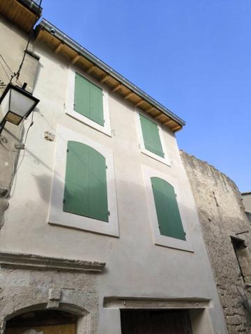 Maison à vendre    4 pièces • 160 m2 Saint-Gilles