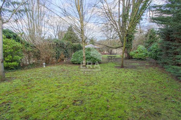 Maison de maître  10 pièce(s) Rare , Maule centre ( Viager occupé)