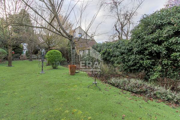 Maison de maître  10 pièce(s) Rare , Maule centre ( Viager occupé)