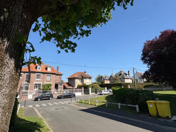 Très bel appartement, entièrement rénové.