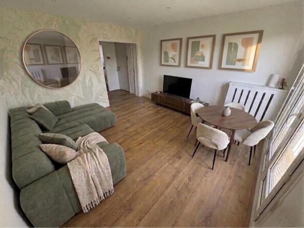 Très bel appartement, entièrement rénové.