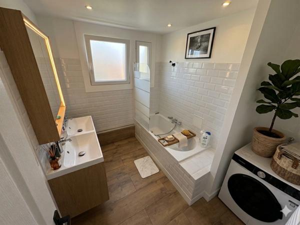 Très bel appartement, entièrement rénové.