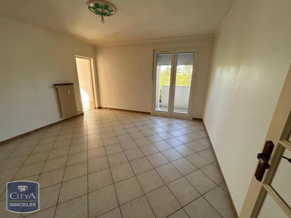 Appartement à louer 3 pièces 63.36m² Fagnières (51510)