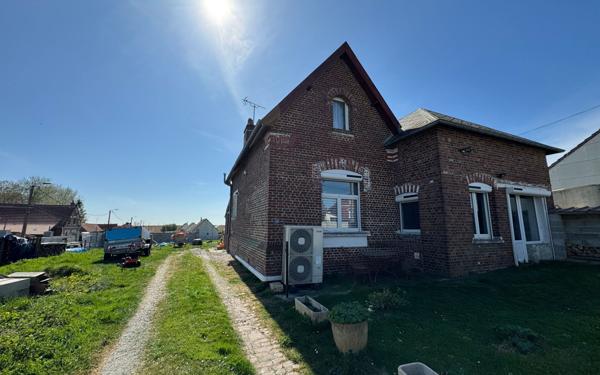 Maison à vendre    5 pièces •  Nurlu