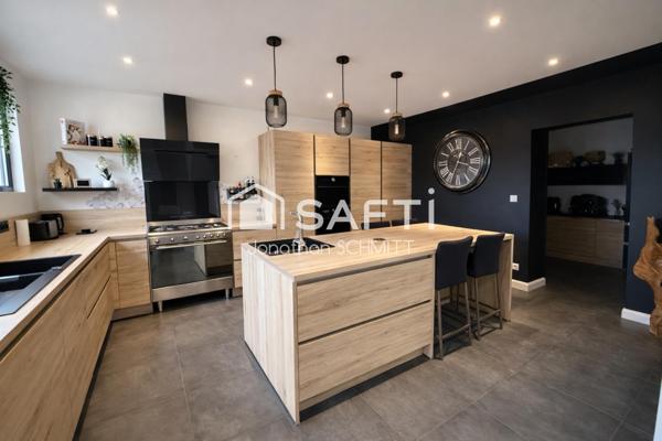 Villa contemporaine avec piscine à Villemoustaussou