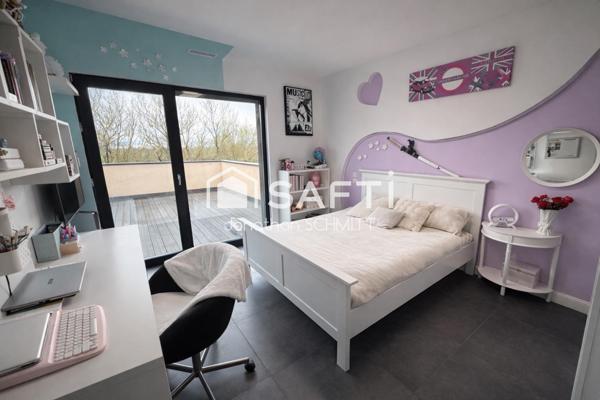 Villa contemporaine avec piscine à Villemoustaussou