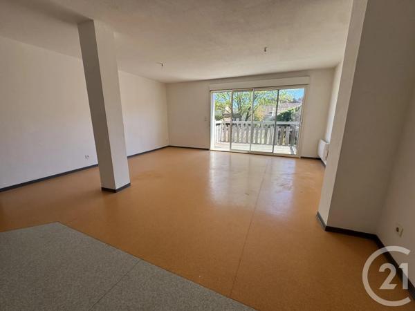 Immeuble à vendre  356 m 2   GRAULHET  - 81
