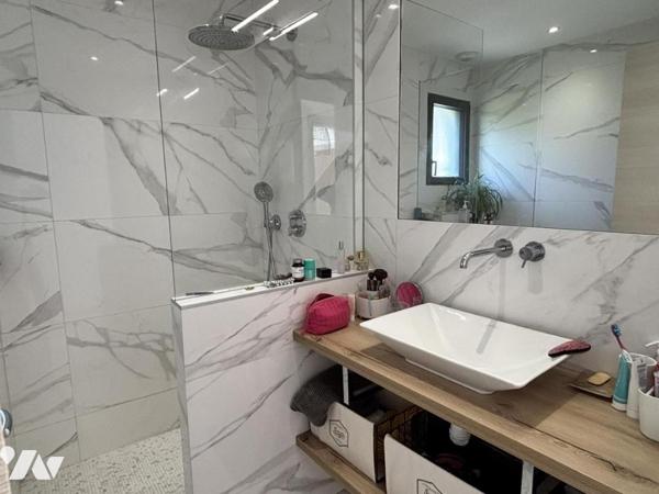 Maison contemporaine – Vaulnaveys‑le‑Haut – Plain‑pied de 2017 avec prestations haut de gamme