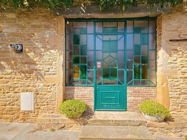 Maison en pierre de 200 m² au calme