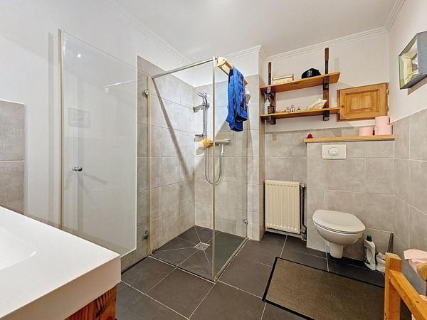 Maison en pierre de 200 m² au calme