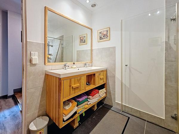 Maison en pierre de 200 m² au calme