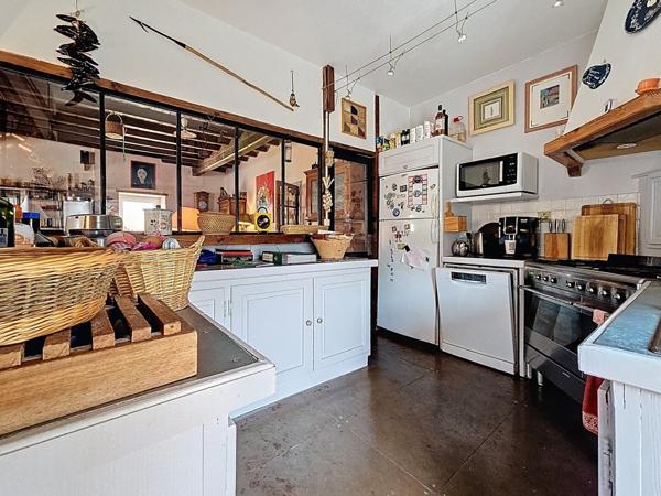 Maison en pierre de 200 m² au calme