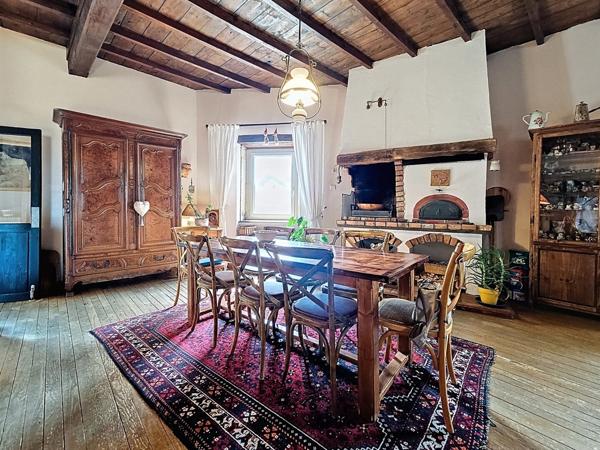 Maison en pierre de 200 m² au calme