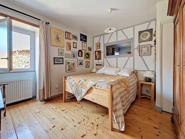 Maison en pierre de 200 m² au calme