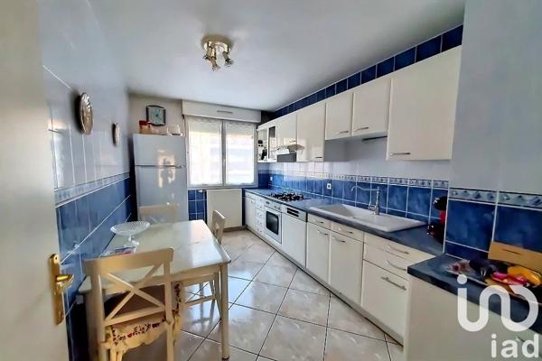 Appartement à vendre 3 pièces 76 m² Décines-Charpieu