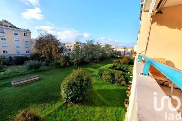 Appartement à vendre 3 pièces 76 m² Décines-Charpieu