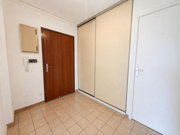 Dijon Toison d'Or  Bel appartement T3 de 69 m² avec terrasse