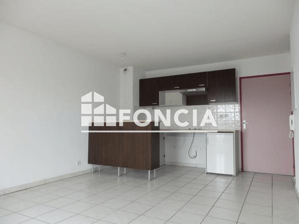 Location Appartement 2 pièces 43.86 m² - 19 AVENUE HOCHE Tarbes 65000