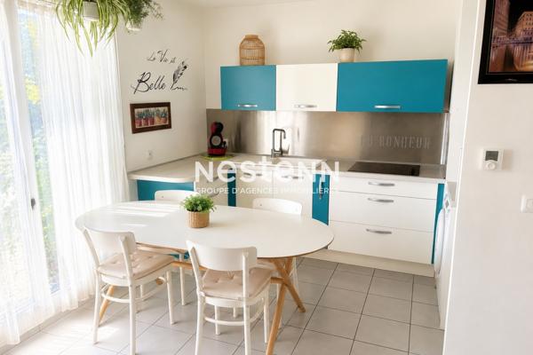 Appartement Venissieux 3 pièce(s) - Lumineux - Copropriete récente 2014 - RT2012 - Tramway T4 - Métro - Commerces - Ecoles