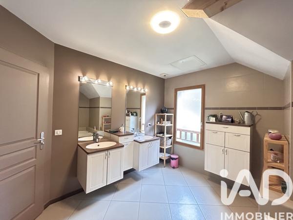 Maison à vendre 6 pièces 197 m² Le Bourg-d'Oisans