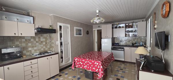 Maison de village avec terrain et dépendance