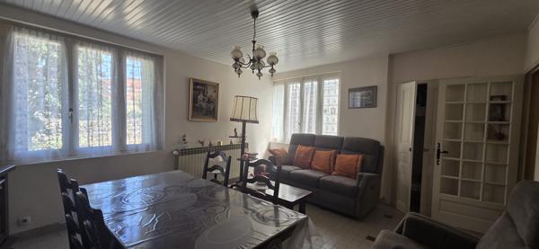 Maison de village avec terrain et dépendance