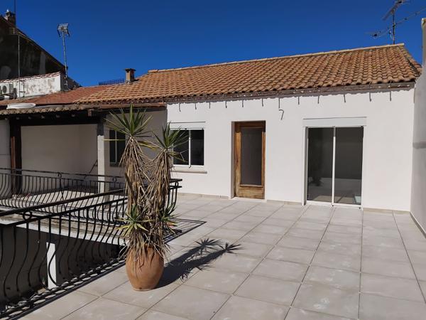 Appartement rénové 4 pièces avec grande terrasse et garage Le Grau-du-Roi (30240)