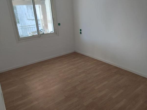 Appartement rénové 4 pièces avec grande terrasse et garage Le Grau-du-Roi (30240)