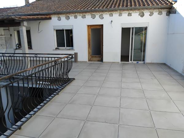 Appartement rénové 4 pièces avec grande terrasse et garage Le Grau-du-Roi (30240)
