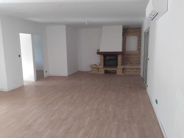 Appartement rénové 4 pièces avec grande terrasse et garage Le Grau-du-Roi (30240)