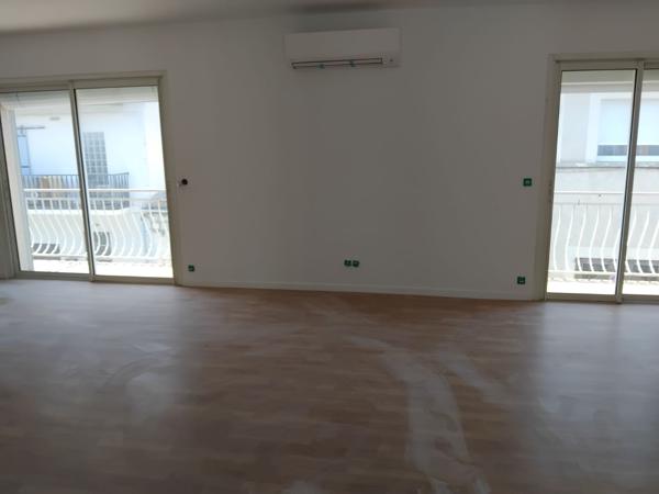 Appartement rénové 4 pièces avec grande terrasse et garage Le Grau-du-Roi (30240)