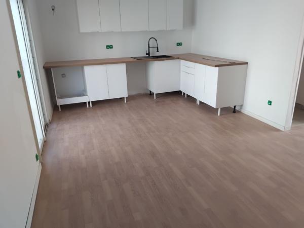 Appartement rénové 4 pièces avec grande terrasse et garage Le Grau-du-Roi (30240)