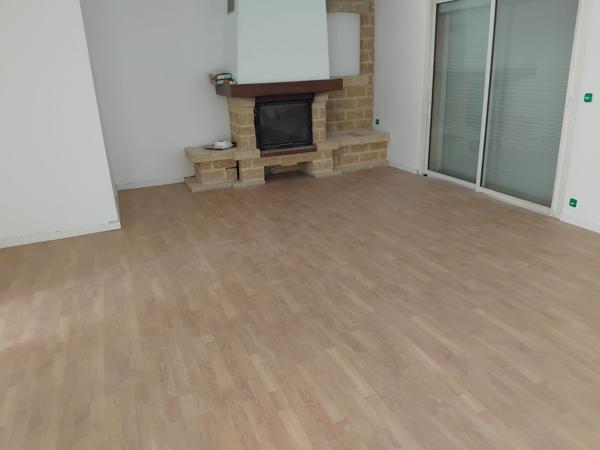 Appartement rénové 4 pièces avec grande terrasse et garage Le Grau-du-Roi (30240)