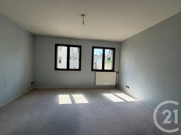 Appartement T4 à vendre  3 pièces - 79 m 2   VOIRON  - 38