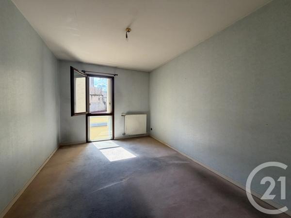 Appartement T4 à vendre  3 pièces - 79 m 2   VOIRON  - 38