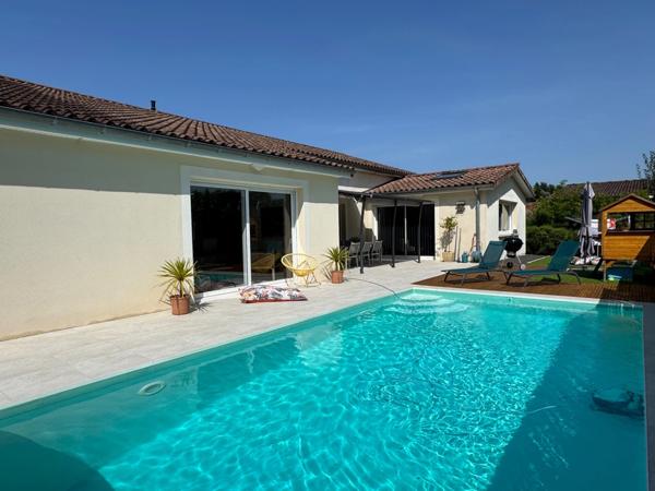 PAVILLON DE PLAIN PIED AVEC PISCINE - 330m2 HABITABLE