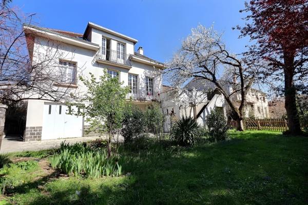 Maison La Glacière – 220 m² habitables – Jardin – 348 000 €