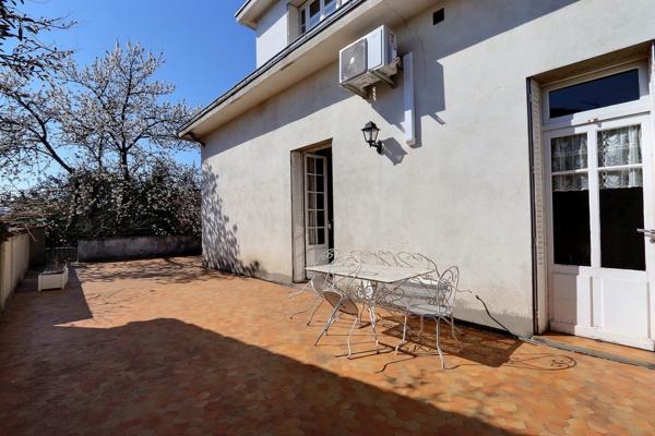 Maison La Glacière – 220 m² habitables – Jardin – 348 000 €