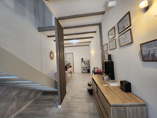 EXCLUSIVITE A SAINT SATURNIN LES AVIGNON - IMMEUBLE A VENDRE AVEC LOCAL COMMERCIAL AU REZ DE CHAUSSEE DE 40 M²+40 m² à l'étage