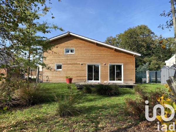 Maison 4 pièces de 100 m² à Hourtin (33990)