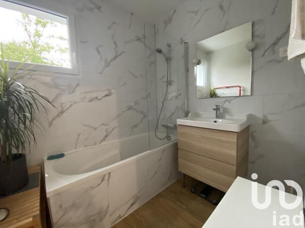 Maison 4 pièces de 100 m² à Hourtin (33990)