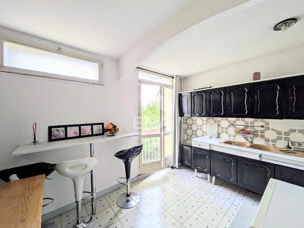 A VENDRE APPARTEMENT TYPE 3 T3 ST BARTHELEMY  BALCON ARBORE GARDIEN 13014 PARKING