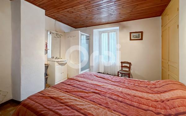 Maison à vendre    5 pièces •  Barnas