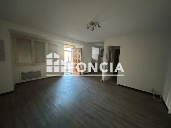 Location Appartement 2 pièces 52.15 m² - 2 PLACE DU REVELLIN Saint Pons La Calm 30330